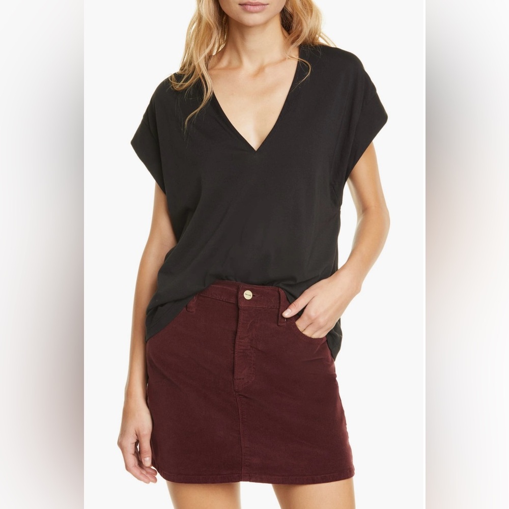 Frame Le Mid Rise V Neck Tee